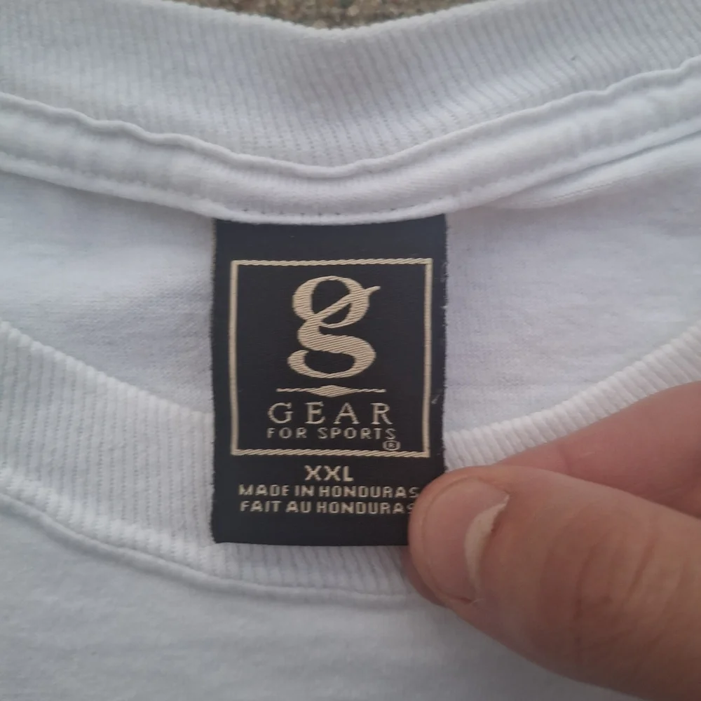 Vintage Enchantment of the Seas Crew T-shirt - Picture 3 of 4